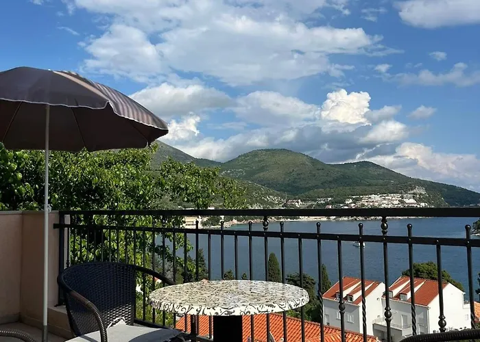 아파트 Seaview Bava 자톤